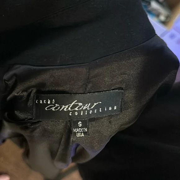 Cache contour collection Black Jacket. Great silver accents